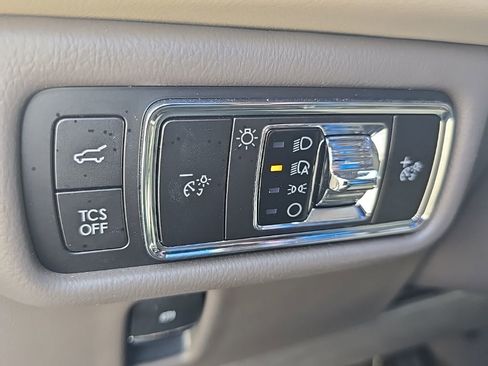 Used 2023 Lincoln Nautilus Reserve w/ Equipment Group 201A image 10