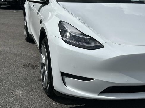 Used 2021 Tesla Model Y Long Range AWD/4WD image 13