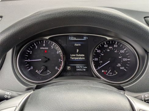 Used 2015 Nissan Rogue S image 26