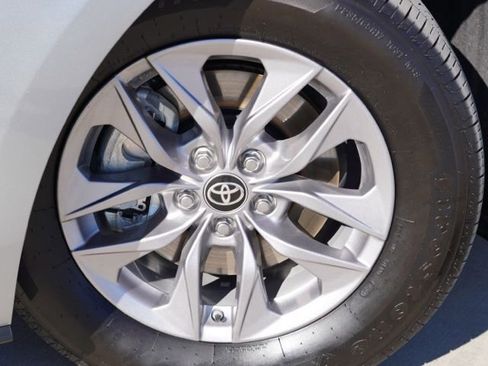 Certified 2024 Toyota Sienna LE image 11