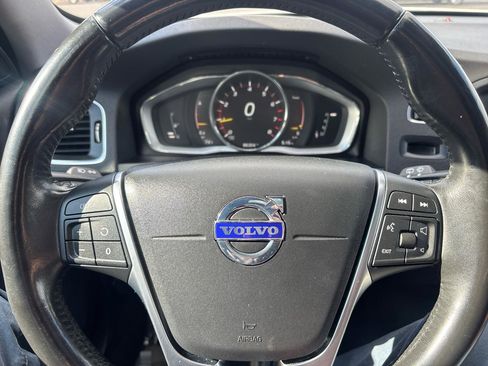 Used 2018 Volvo V60 T5 Cross Country w/ Convenience Package AWD/4WD image 16
