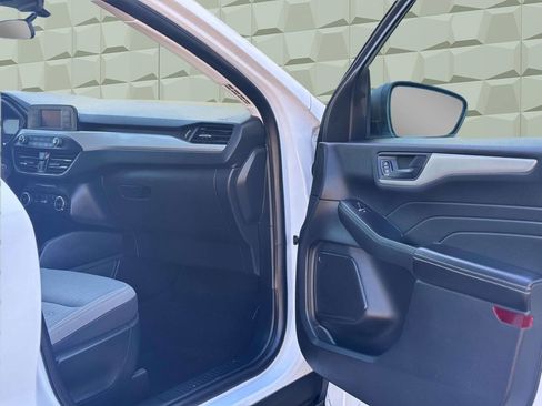 Used 2022 Ford Escape S image 12