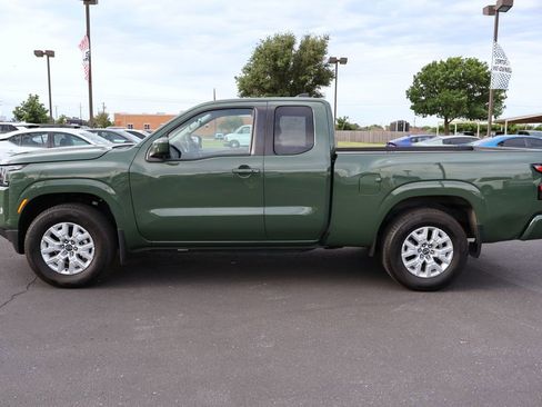Used 2024 Nissan Frontier SV w/ SV Convenience Package RWD image 2