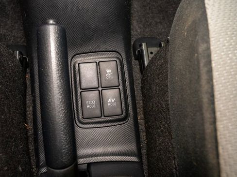 Used 2016 Toyota Prius C One image 15