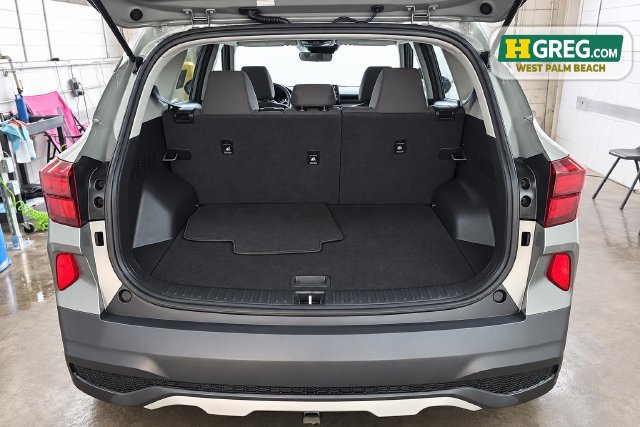 Used 2023 Kia Seltos LX AWD/4WD image 16