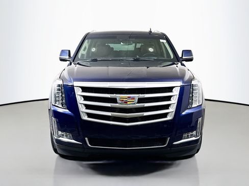 Used 2019 Cadillac Escalade Luxury RWD image 2