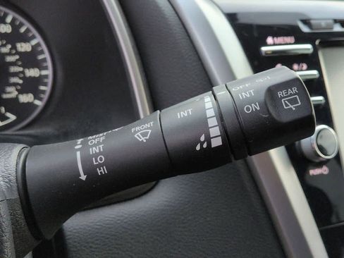 Used 2020 Nissan Murano S image 25