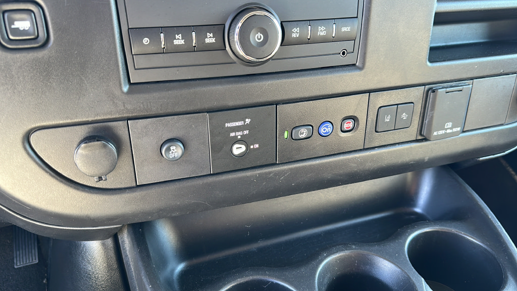 Used 2025 GMC Savana 3500 LT w/ LT Preferred Equipment Group RWD image 16