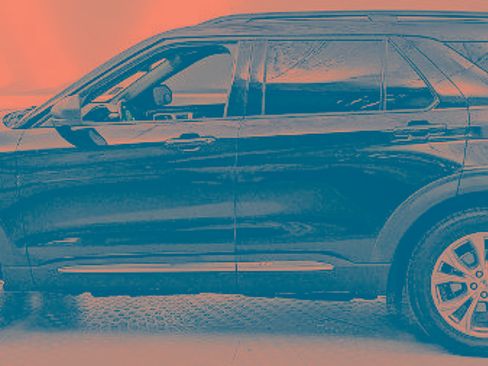 Certified 2020 Ford Explorer XLT w/ Equipment Group 202A AWD/4WD image 5
