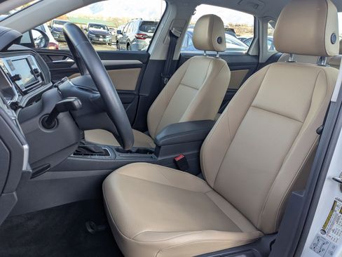 Used 2020 Volkswagen Jetta SE w/ SE Cold Weather Package image 26