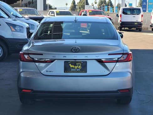 Used 2025 Toyota Camry LE image 5