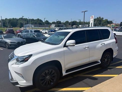 Used 2022 Lexus GX 460 Premium w/ Accessory Package AWD/4WD image 2