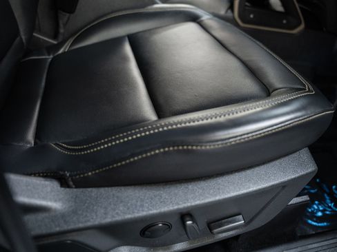 Used 2025 Ford Bronco Badlands image 38