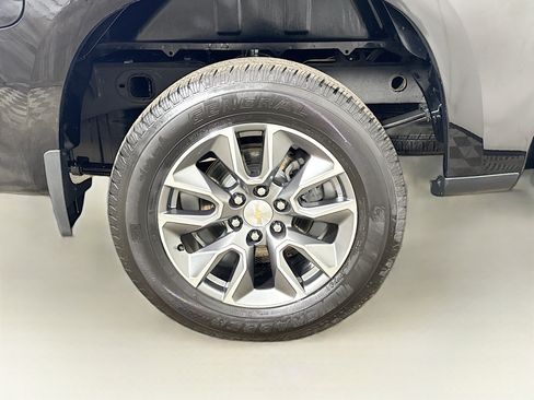 Used 2024 Chevrolet Silverado 1500 LT AWD/4WD image 29