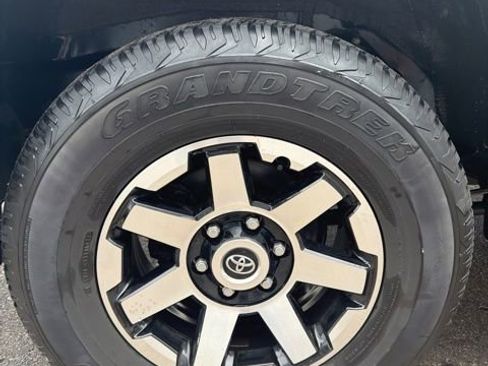 Used 2024 Toyota 4Runner TRD Off-Road AWD/4WD image 10