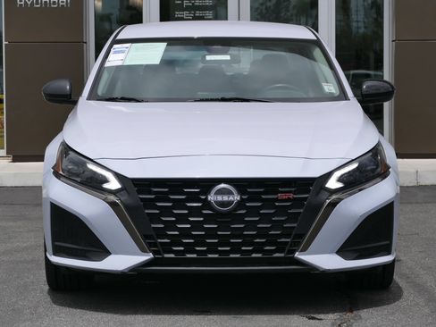 Used 2024 Nissan Altima 2.5 SR FWD image 8