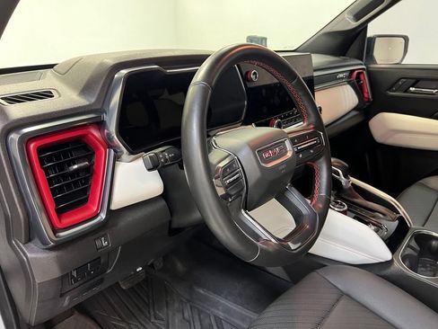 Used 2024 GMC Canyon AT4X AWD/4WD image 17
