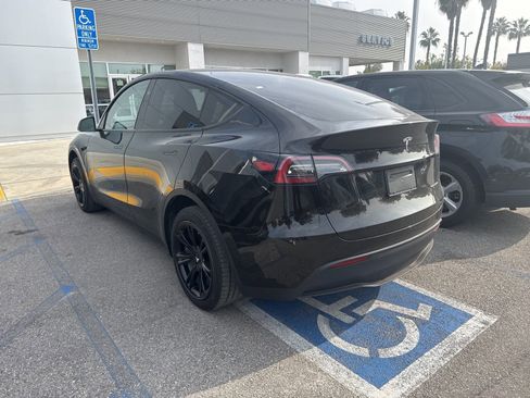 Used 2023 Tesla Model Y Long Range image 4