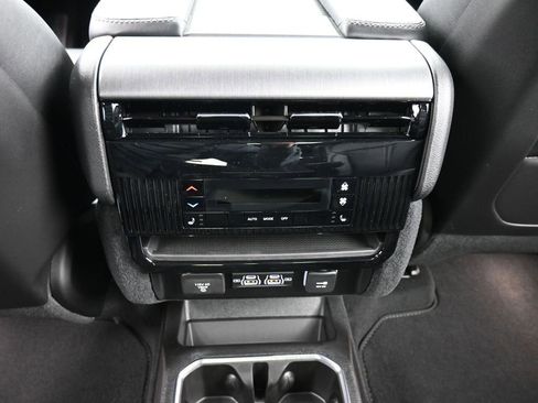 New 2026 Jeep Grand Wagoneer L Limited w/ Premium Group II image 13