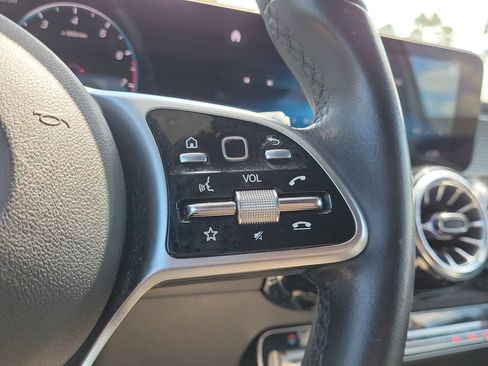 Certified 2022 Mercedes-Benz GLB 250 image 31