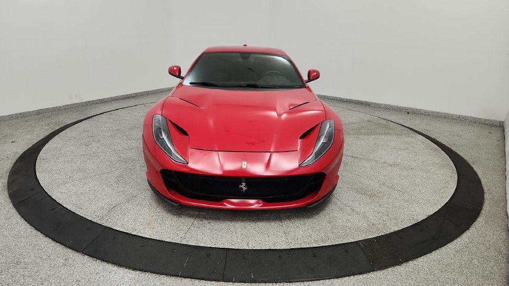 Used 2018 Ferrari 812 Superfast RWD image 11