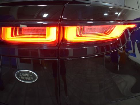 Used 2019 Land Rover Range Rover Velar S image 36