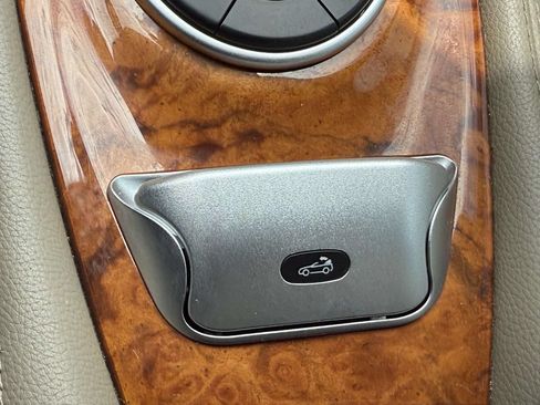 Used 2009 Mercedes-Benz SL 550 image 23