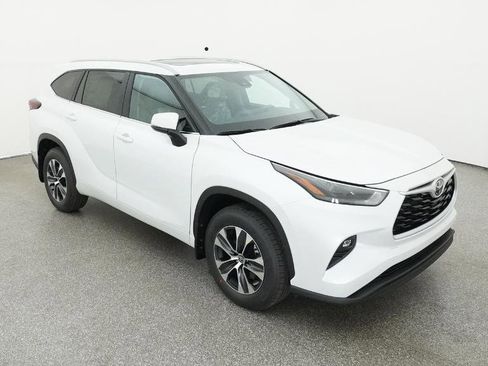 New 2026 Toyota Highlander XLE image 30