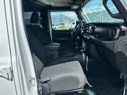Used 2018 Jeep Wrangler Unlimited Sport AWD/4WD image 31