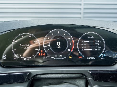 New 2026 Porsche Cayenne image 23