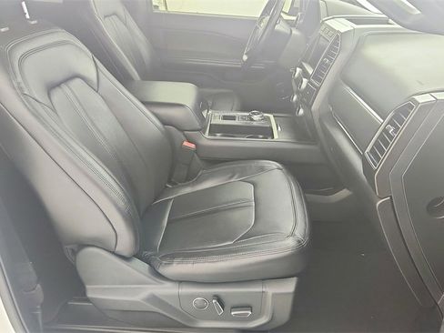 Used 2020 Ford Expedition Limited image 30