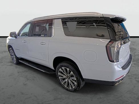 New 2026 Chevrolet Suburban High Country w/ Sun And Tow Package AWD/4WD image 11