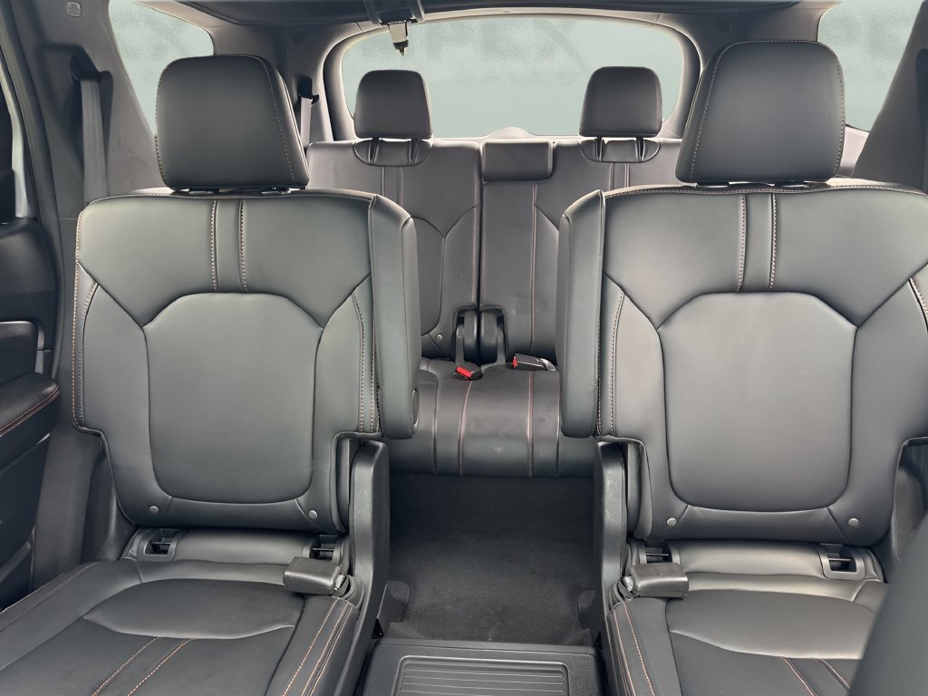 Used 2025 Honda Pilot TrailSport image 13