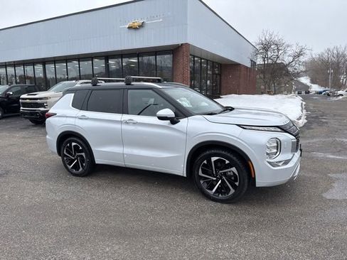 Used 2024 Mitsubishi Outlander SEL image 5