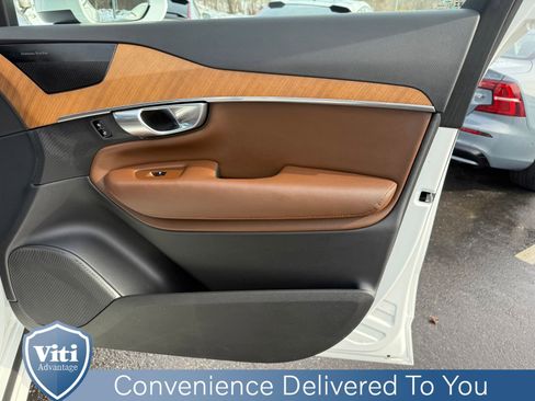 Certified 2023 Volvo XC90 B6 Plus image 29