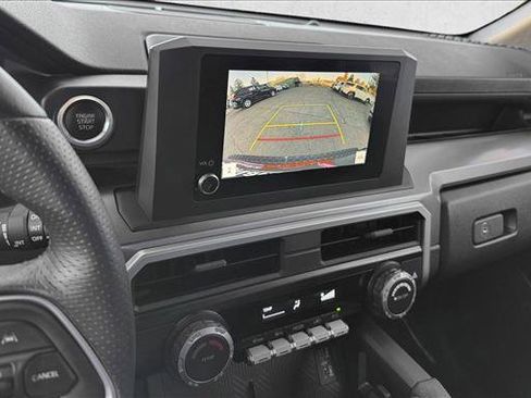 Certified 2025 Toyota 4Runner SR5 AWD/4WD image 14