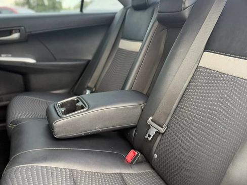 Used 2012 Toyota Camry SE FWD image 19