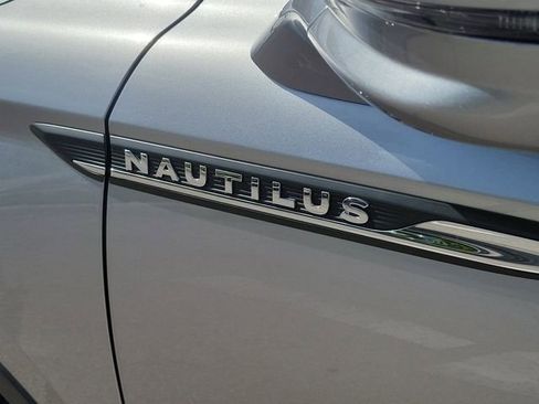 Used 2021 Lincoln Nautilus Reserve w/ Equipment Group 201A FWD image 8