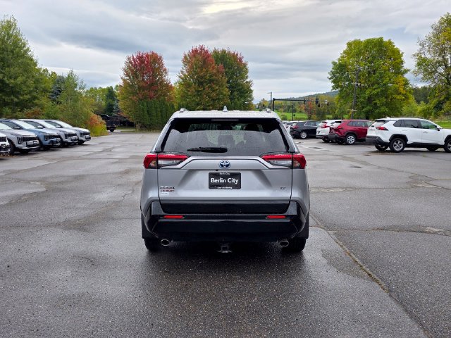 Used 2022 Toyota RAV4 SE w/ Weather & Moonroof Package AWD/4WD image 7