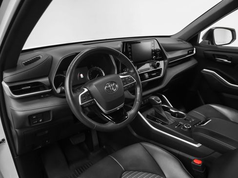 Used 2022 Toyota Highlander XSE image 48