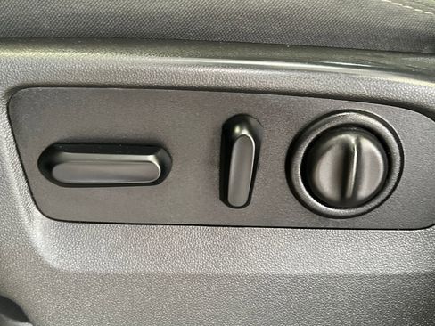 Used 2021 Chevrolet Silverado 1500 LT w/ Convenience Package II image 39