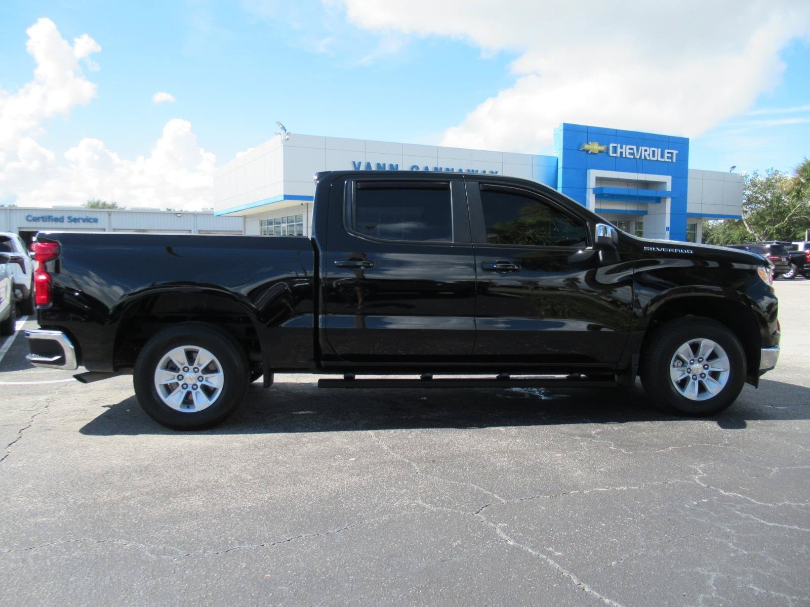Used 2025 Chevrolet Silverado 1500 LT RWD image 5