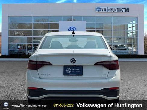 Certified 2023 Volkswagen Jetta SE w/ Panoramic Sunroof Package FWD image 7