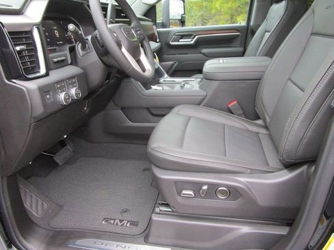 New 2026 GMC Sierra 2500 Denali w/ Denali Reserve Package image 35