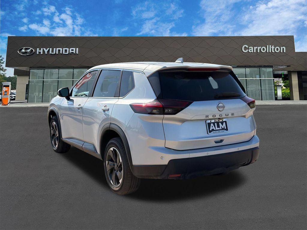Used 2025 Nissan Rogue SV FWD image 7