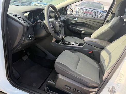 Certified 2019 Ford Escape SE FWD image 10