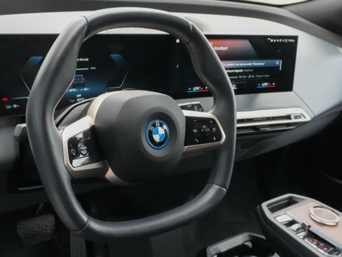 Certified 2023 BMW iX xDrive50 w/ Premium Package AWD/4WD image 10