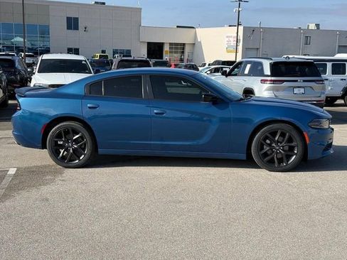 Used 2022 Dodge Charger SXT w/ Blacktop Package image 2