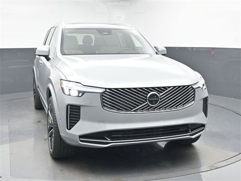 New 2026 Volvo XC90 B6 Plus w/ Protection Package Premier image 2