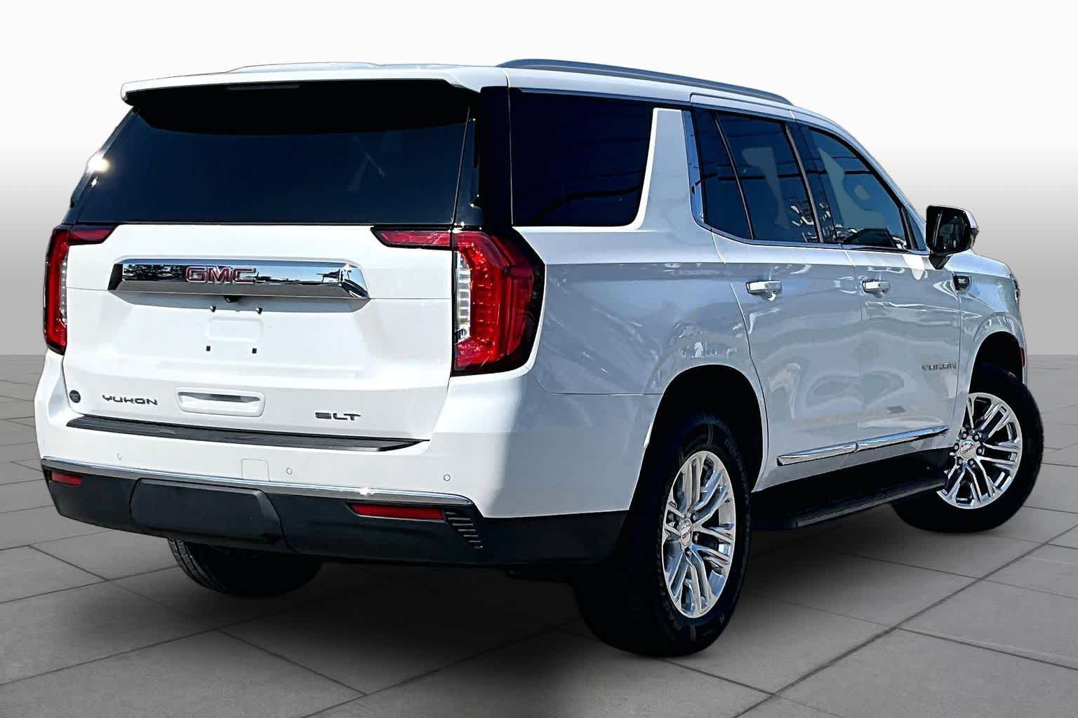 Used 2023 GMC Yukon SLT AWD/4WD image 13